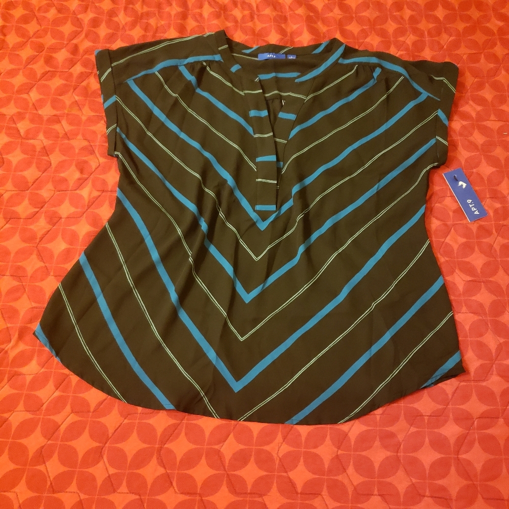 Short sleeve strips and V neck